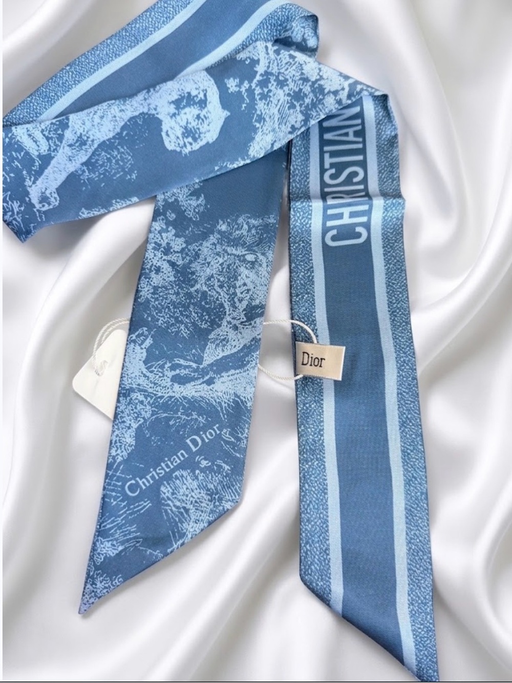 Dior mitzah scarf 100% silk new with tag AMAZING
